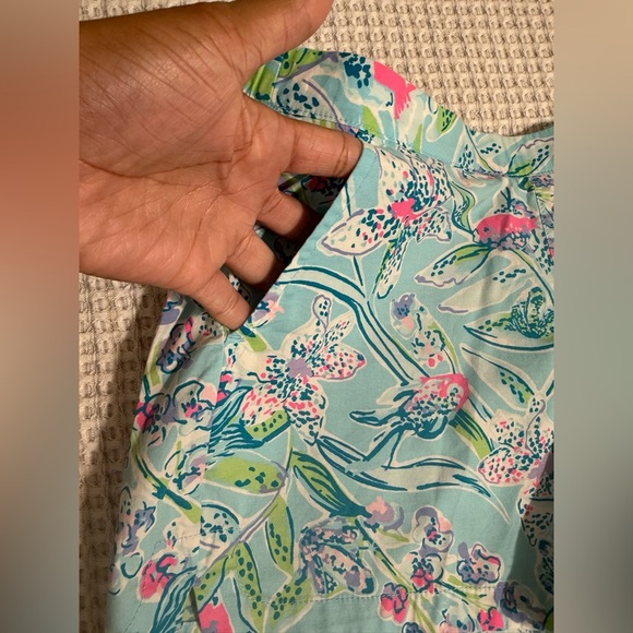 Lilly Pulitzer Ocean View Shorts Size M - Picture 3 of 10